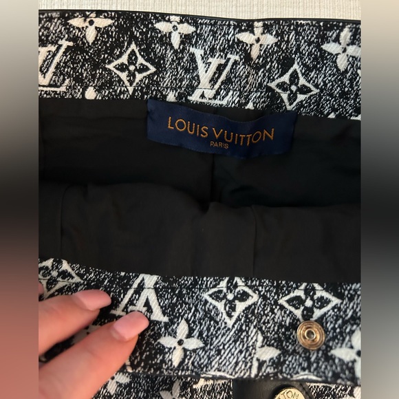 LV denim skirt - Picture 3 of 4